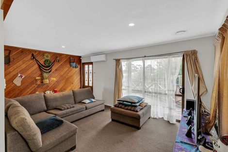 Photo of property in 23 Flaunty Place, West Harbour, Auckland, 0618