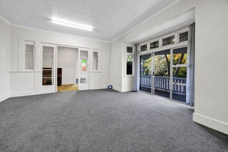 Photo of property in 98 Liardet Street, New Plymouth, 4310