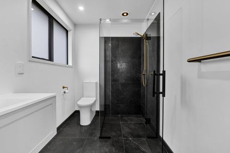 Photo of property in 74 Turuturu Road, Hawera, 4674