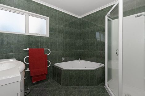 Photo of property in 24 Kiriwai Place, Matua, Tauranga, 3110