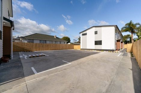 Photo of property in 1/3 Royal View Road, Te Atatu South, Auckland, 0610