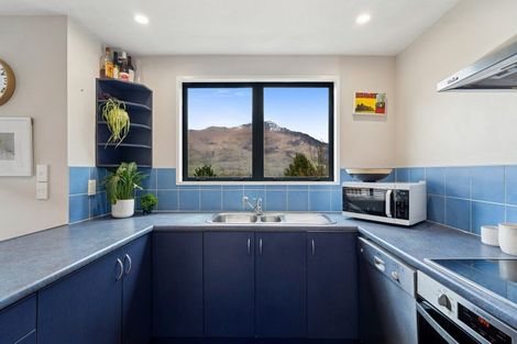 Photo of property in 33 Arawata Terrace, Fernhill, Queenstown, 9300