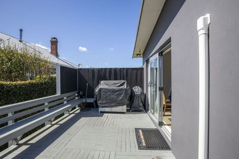 Photo of property in 29 Barrett Street, Westown, New Plymouth, 4310