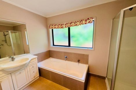 Photo of property in 29 Willowgrange Place, Pukekohe, 2120