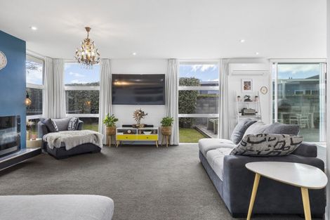 Photo of property in 15 Magnolia Rise, Waipahihi, Taupo, 3330