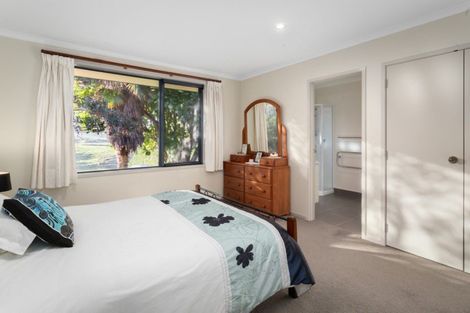 Photo of property in 910 State Highway 2, Tanners Point, Katikati, 3177