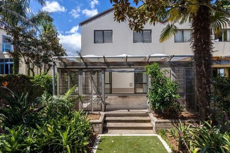 Photo of property in 34 Danica Esplanade, Te Atatu Peninsula, Auckland, 0610