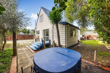 Photo of property in 2/100 Beach Road, Pahurehure, Papakura, 2113