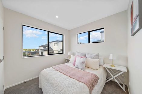 Photo of property in 1 Nola Dawn Avenue, Papakura, 2110
