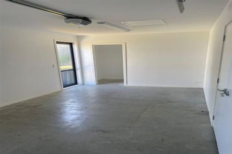 Photo of property in 3157 Great North Road, New Lynn, Auckland, 0600