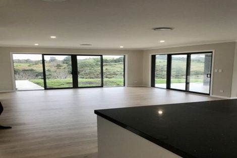 Photo of property in 90 Stoneridge Terrace, Whitford, Manurewa, 2576
