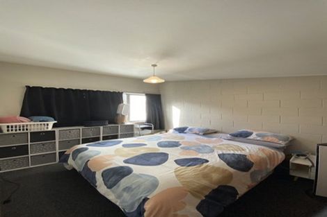 Photo of property in 21f8 Collins Avenue, Tawa, Wellington, 5028