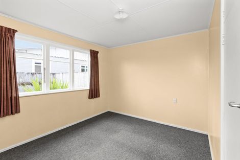 Photo of property in 2/122 Maddison Street, Akina, Hastings, 4122