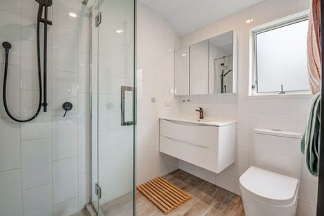 Photo of property in 69 Bluebird Crescent, Unsworth Heights, Auckland, 0632