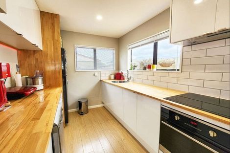 Photo of property in 2/96 Poulson Street, Addington, Christchurch, 8024