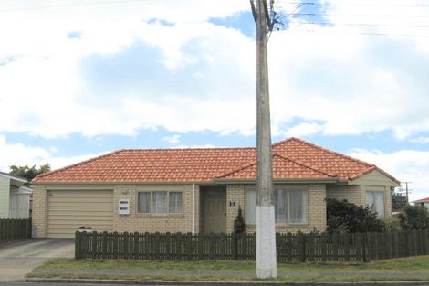 Photo of property in 104 Ocean Road, Whangamata, 3620