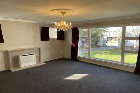 Photo of property in 17 Oakfield Street, Burnside, Christchurch, 8053