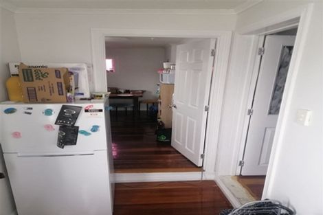 Photo of property in 3 Pleasant Road, Glen Eden, Auckland, 0602