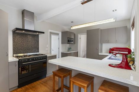 Photo of property in 47 Lyons Avenue, Murrays Bay, Auckland, 0630