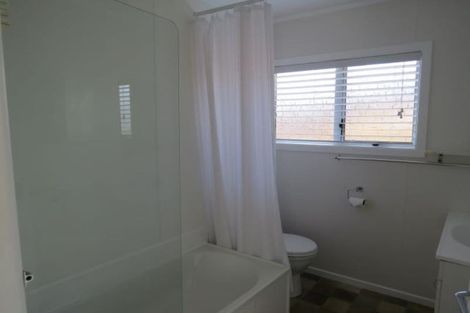 Photo of property in 39a Simons Street, Moturoa, New Plymouth, 4310