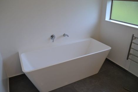 Photo of property in 74 Tarrant Road, Helensville, 0875