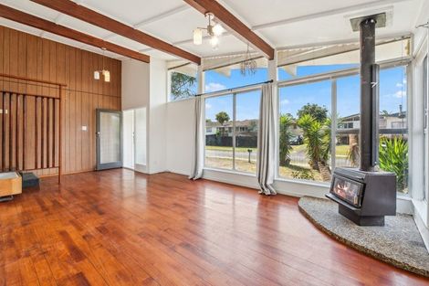 Photo of property in 35 Fairlight Place, Manurewa, Auckland, 2102