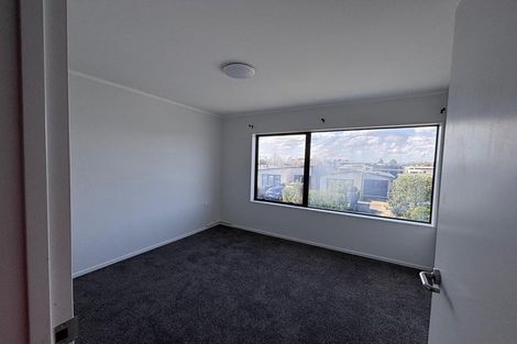 Photo of property in 87 Battalion Drive, Papakura, 2110