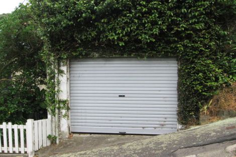 Photo of property in 11 Knoll Street, Island Bay, Wellington, 6023