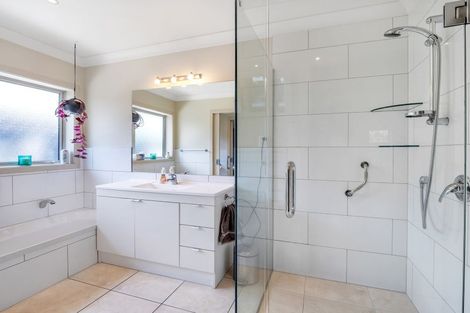 Photo of property in 112b Weraroa Road, Levin, 5510