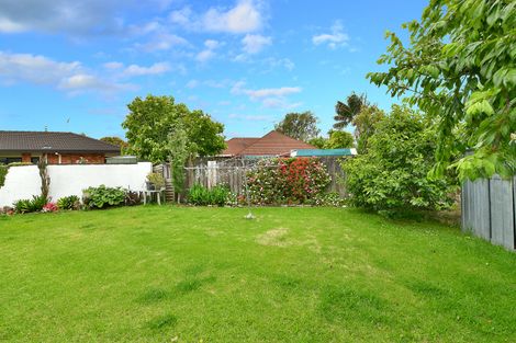 Photo of property in 27 Maygrove Drive, Orewa, 0931