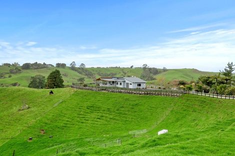Photo of property in 350 Awai Road, Tarurutangi, New Plymouth, 4372