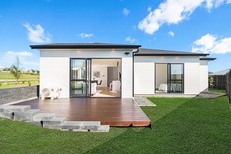 Photo of property in 14 Emerald Avenue, Rosehill, 2113