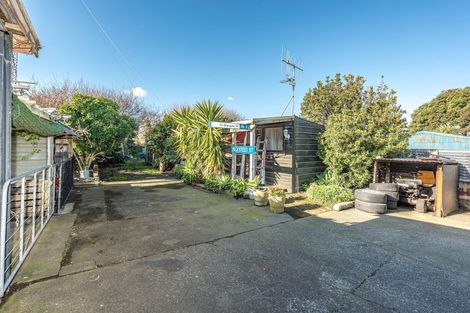 Photo of property in 2 Wharf Street, Castlecliff, Whanganui, 4501