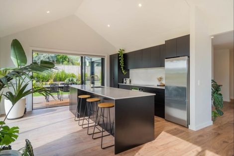 Photo of property in 6 Mahia Lane, Waikanae, 5036