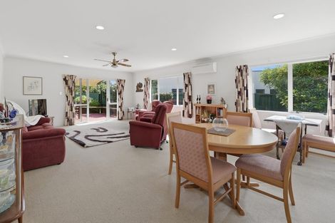 Photo of property in 10 Evansbel Place, Papamoa Beach, Papamoa, 3118