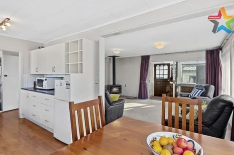 Photo of property in 5 Bird Grove, Stokes Valley, Lower Hutt, 5019