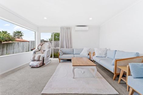 Photo of property in 44 Kath Hopper Drive, Orewa, 0931