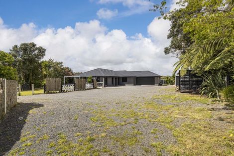 Photo of property in 1402 Devon Road, Brixton, Waitara, 4382