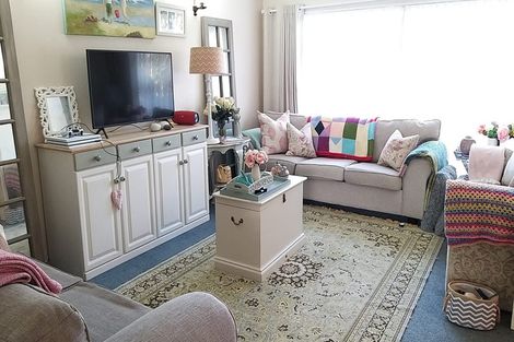 Photo of property in 40 Priestley Drive, Bucklands Beach, Auckland, 2014