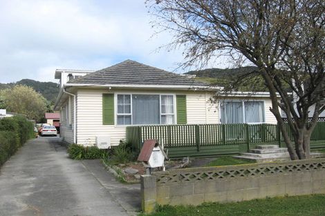 Photo of property in 22 Hinau Grove, Wainuiomata, Lower Hutt, 5014
