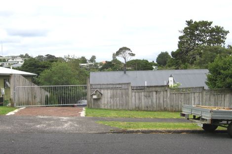 Photo of property in 8 Hiwihau Place, Glenfield, Auckland, 0629