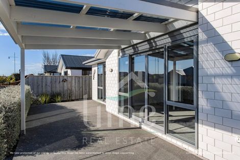 Photo of property in 26 Whakatipu Street, Pegasus, 7612