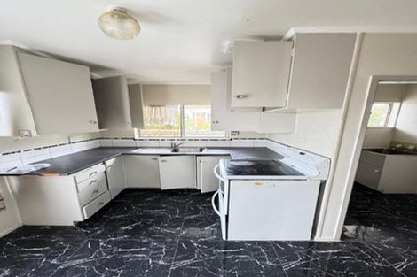 Photo of property in 1/130 Te Atatu Road, Te Atatu South, Auckland, 0610
