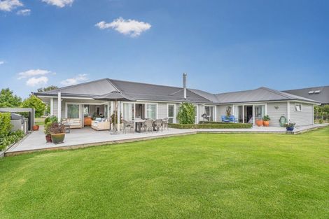 Photo of property in 10 Austin Drive, Whitianga, 3510
