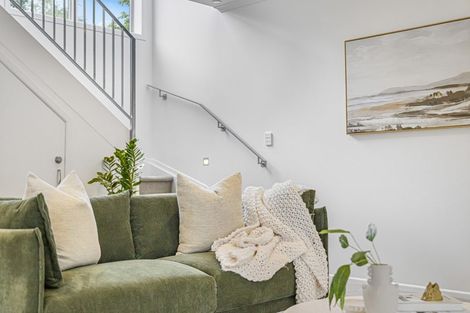 Photo of property in 16 Prestige Place, Castor Bay, Auckland, 0620