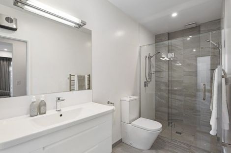 Photo of property in 128 Fendalton Road, Fendalton, Christchurch, 8052