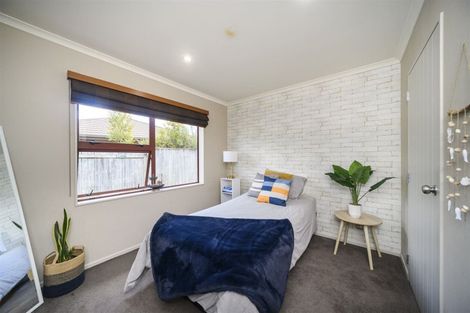 Photo of property in 40 Geneva Terrace, Kelvin Grove, Palmerston North, 4414