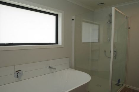 Photo of property in 16 Utauta Street, Waikanae, 5036