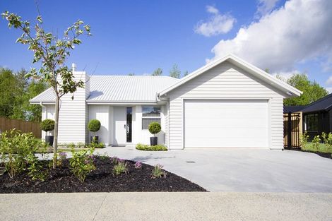 Photo of property in 11 Munro Oak Lane, Clevedon, 2582