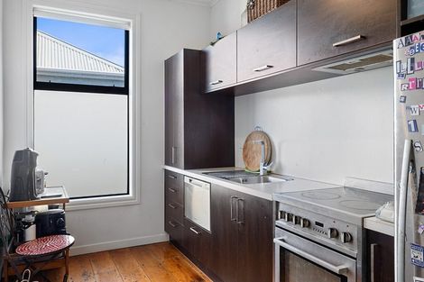 Photo of property in 92 Young Street, New Plymouth, 4310